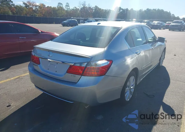 1HGCR3F88DA042886: 43670831