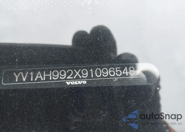 YV1AH992X91096548: 43670953