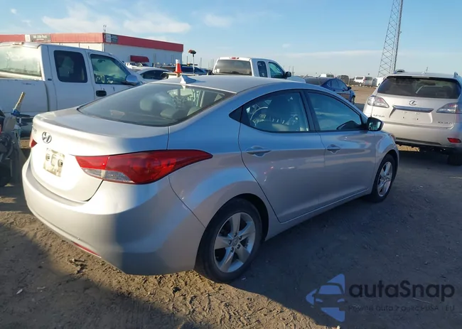 KMHDH4AEXDU855844: 43672544