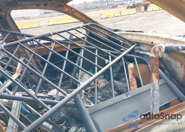 4JGFB4KB3LA170986: 43671828