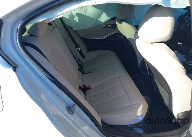 3MW5R1J03L8B28966: 43672157