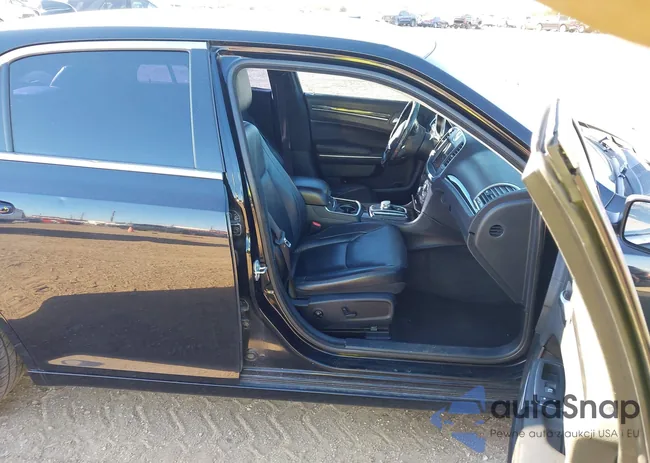 2C3CCAAG3JH121175: 43673192