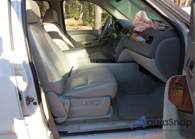 1GKFK16328R170318: 43672839