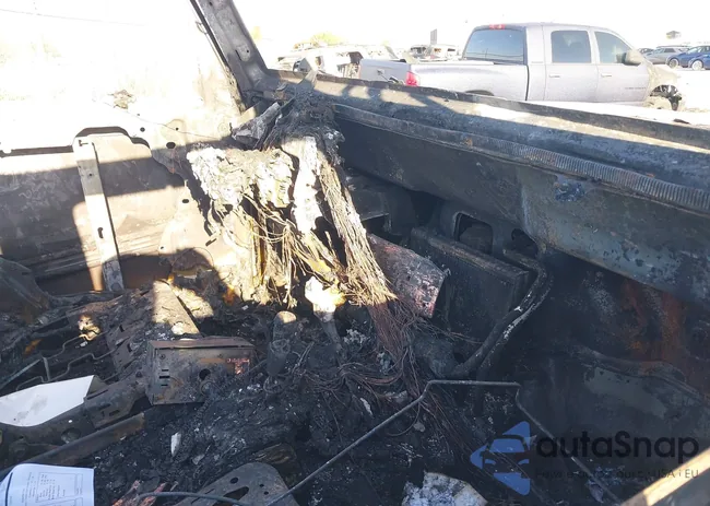 1C4BJWDG2FL586062: 43672878