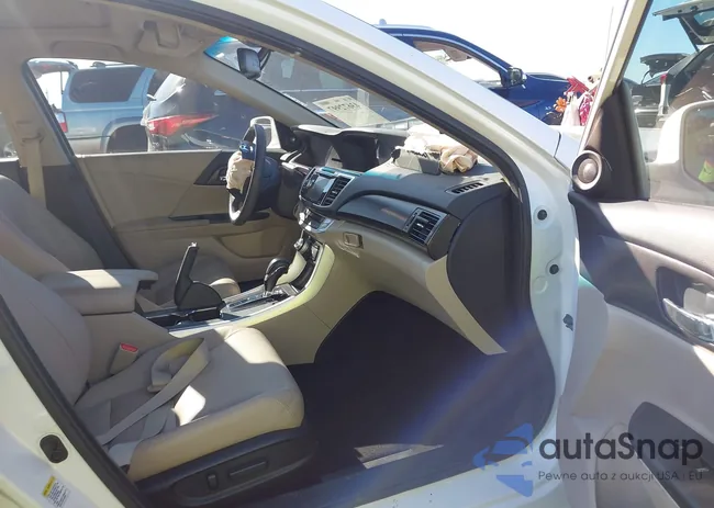 1HGCR3F87FA018064: 43672997