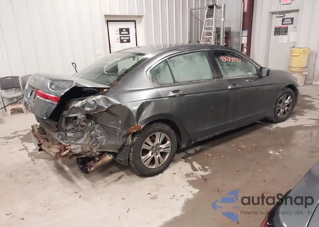 1HGCP2F42BA001941: 43674570