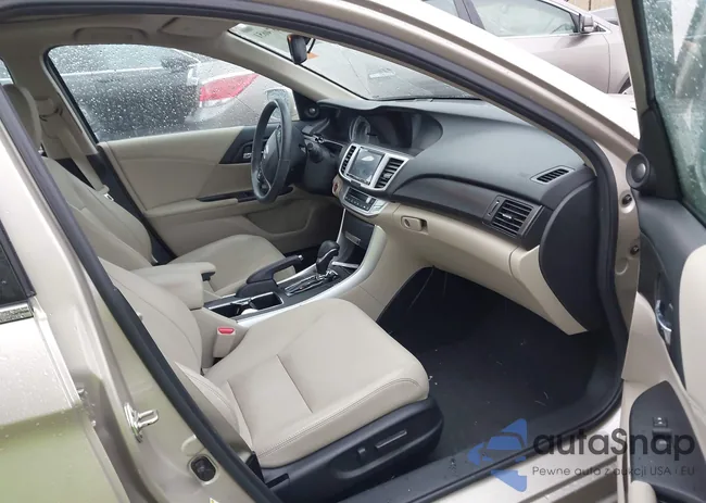 1HGCR2F82EA060702: 43674651