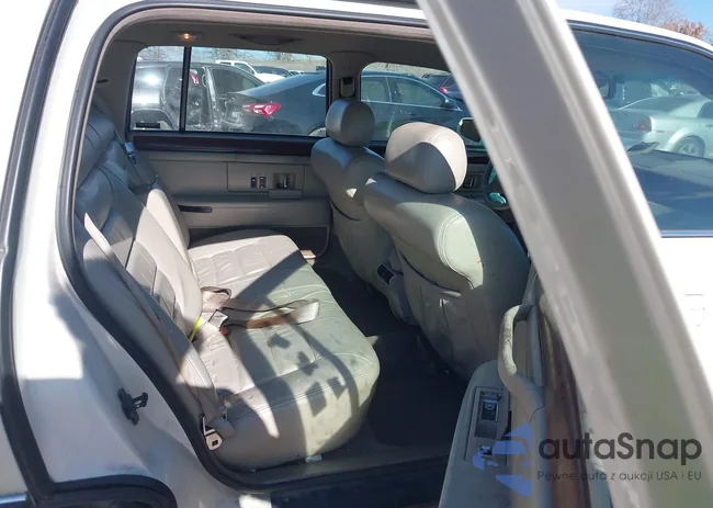 1G6KD52B5SU284345: 43673794