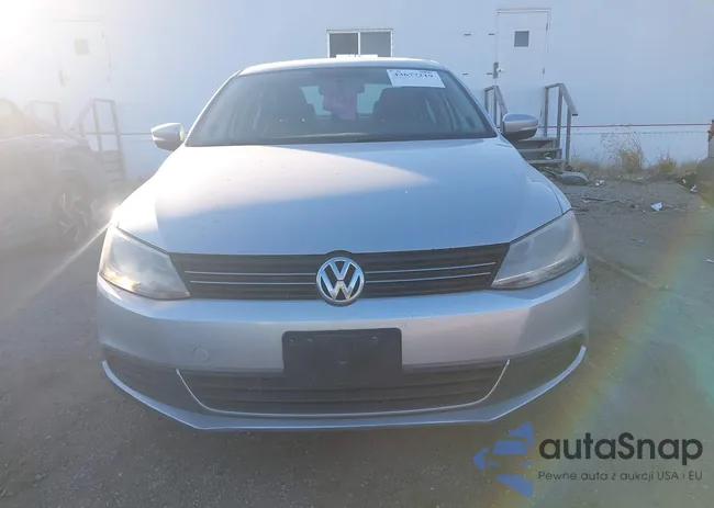 3VWLL7AJXEM443925: 43677219