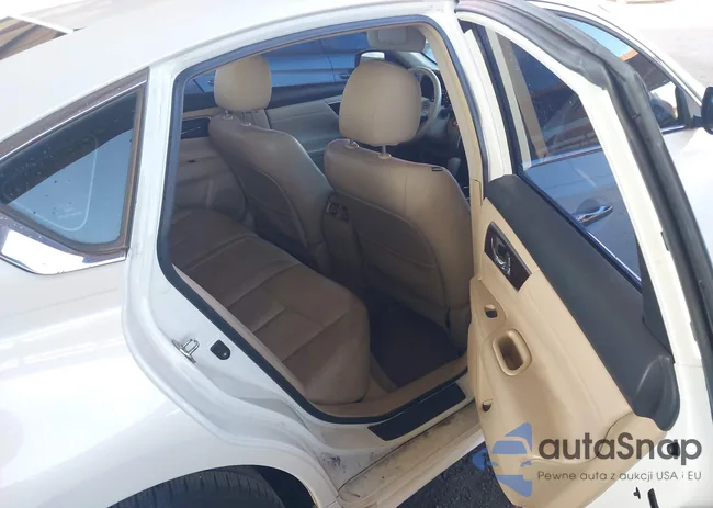 1N4AL3AP1DC231704: 43676742