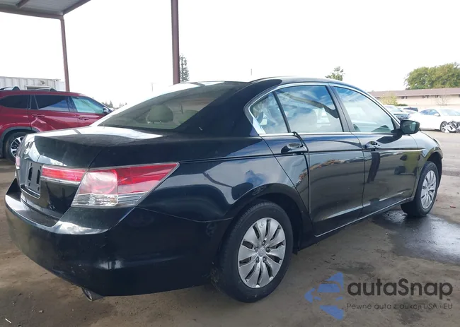 1HGCP2F3XCA109913: 43677017