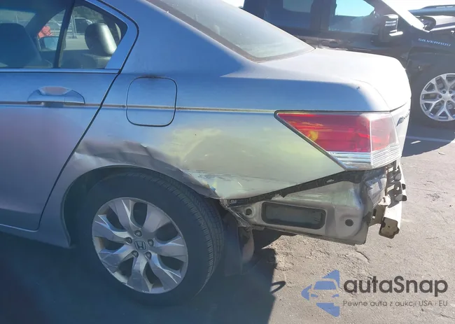 1HGCP268X9A117076: 43677063