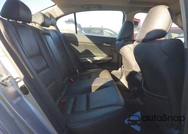 1HGCP268X9A117076: 43677063