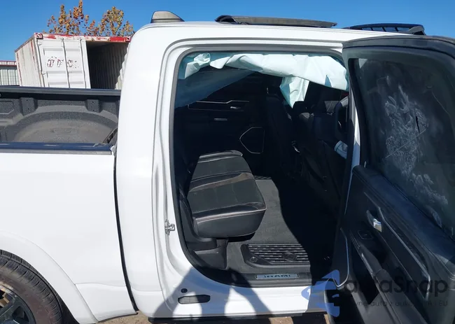 1C6SRFJT4MN739012: 43679480