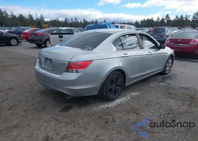 1HGCP3F80AA002027: 43678892