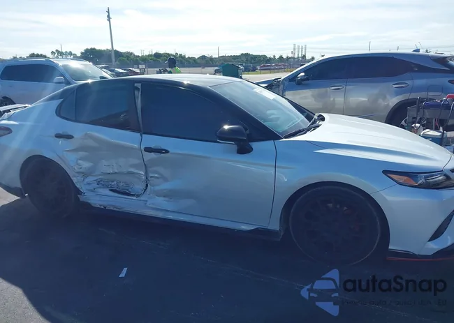 4T1KZ1AK2RU088894: 43680178