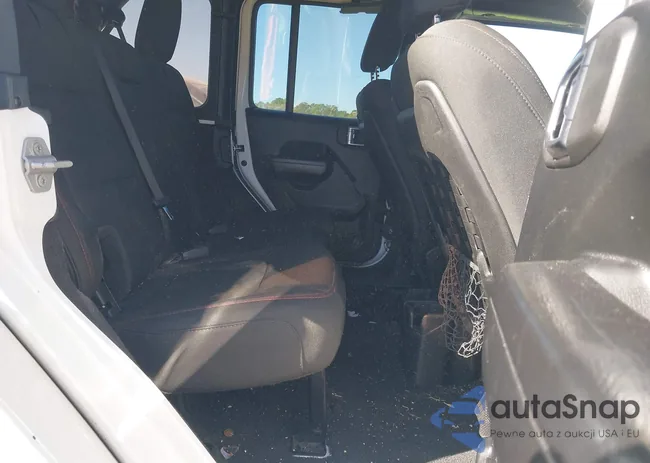 1C4HJXFN1LW310302: 43679818