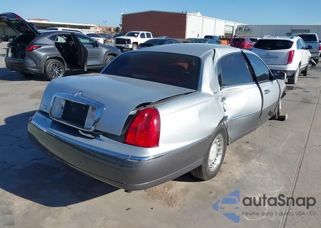 1LNHM81W7YY820996: 43679909