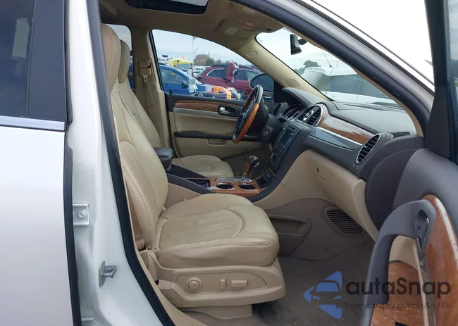 5GAKVCED0BJ254832: 43679956