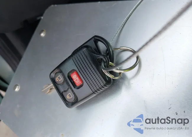 1FMCU49H27KA67453: 43680134