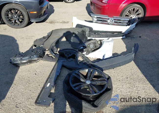 3VV2B7AX3KM074148: 43680745