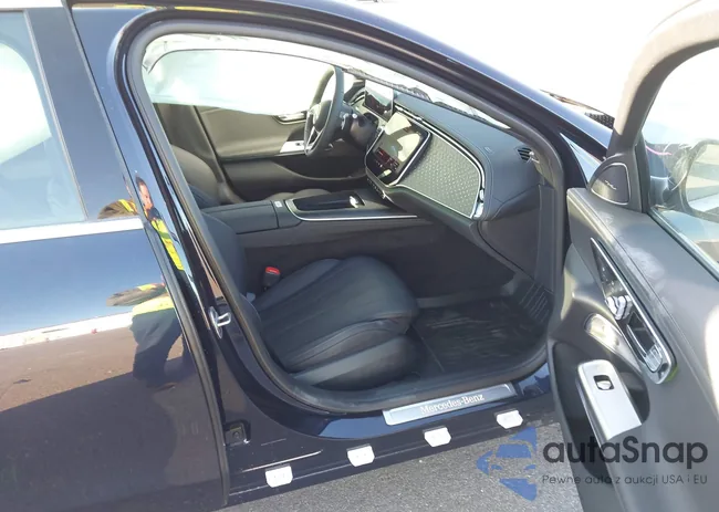 W1KLF6BBXTA215550: 43681002