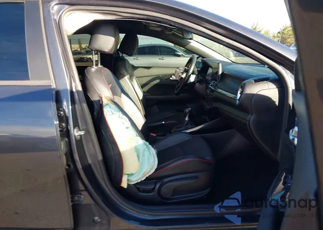 3KPF44AC0ME303176: 43682402