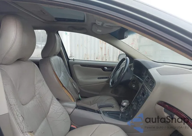 YV1RS58D822193120: 43682702