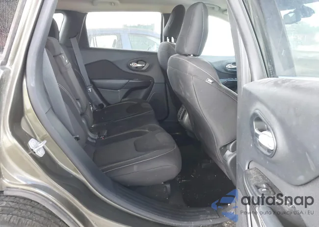 1C4PJMCS8FW559172: 43681804