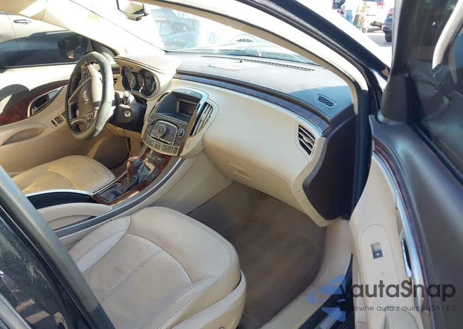 1G4GC5ED9BF279037: 43683564