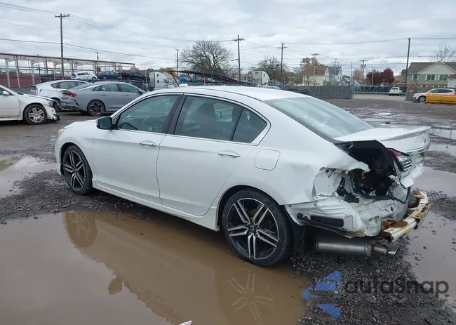 1HGCR2F1XHA027891: 43683702