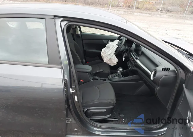 3KPF24AD8LE220835: 43683780