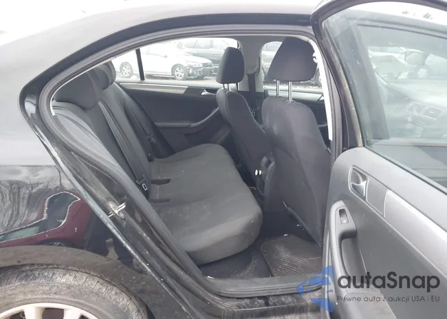 3VWD17AJ1FM322194: 43683832