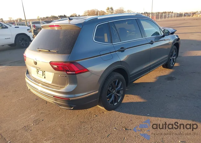 3VVMB7AX1RM114438: 43685110