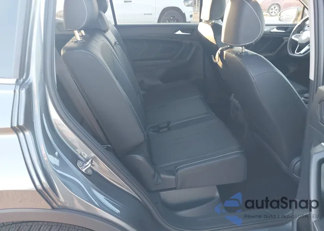 3VVMB7AX1RM114438: 43685110