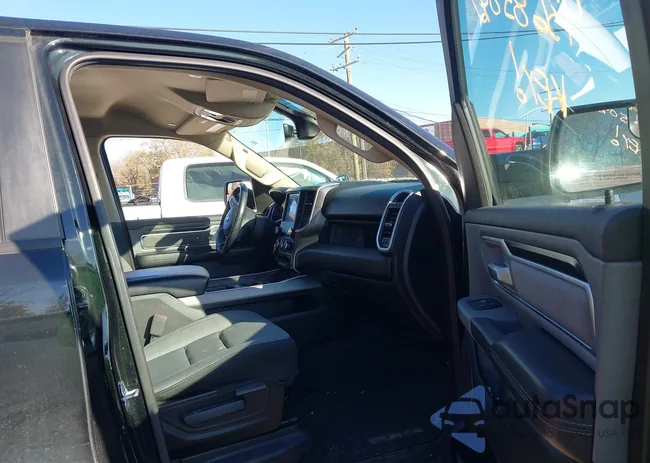 1C6SRFFT0KN747789: 43685042