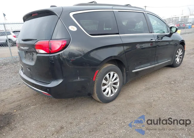 2C4RC1BG8HR757017: 43686311