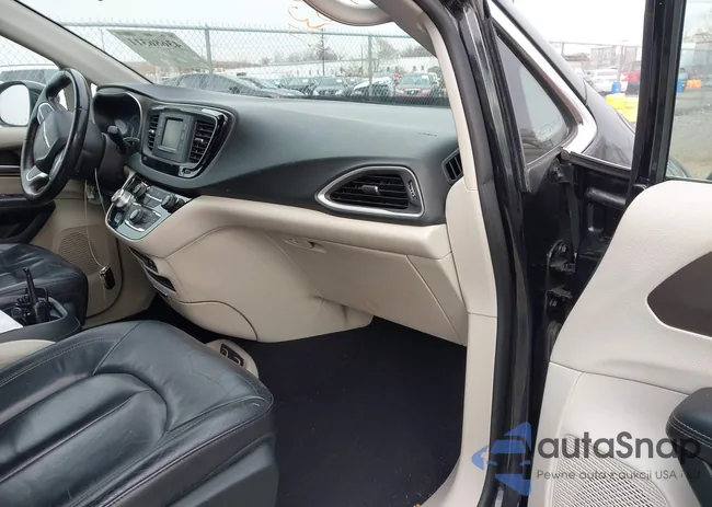 2C4RC1BG8HR757017: 43686311