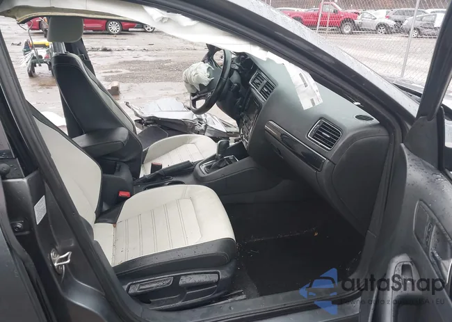 3VWD17AJ2FM402362: 43686590