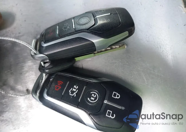 1FATP8FF6F5330018: 43687361