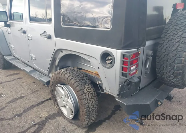 1C4BJWDGXJL835930: 43687476