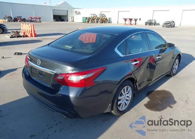 1N4AL3AP6JC132002: 43687516