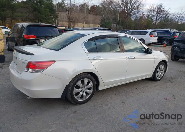 1HGCP36808A034776: 43688127