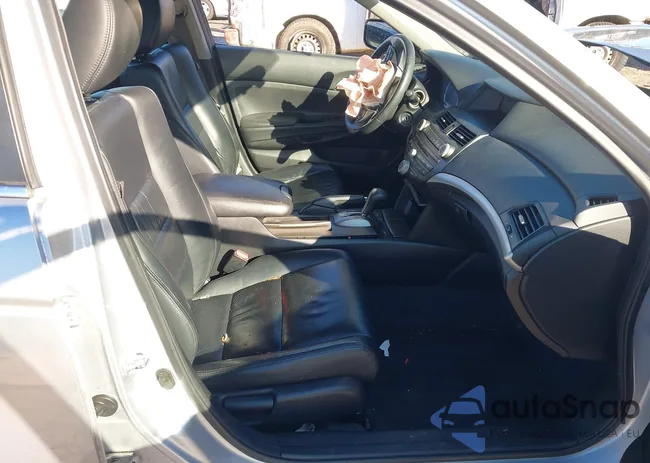 1HGCP2F63BA097306: 43688189