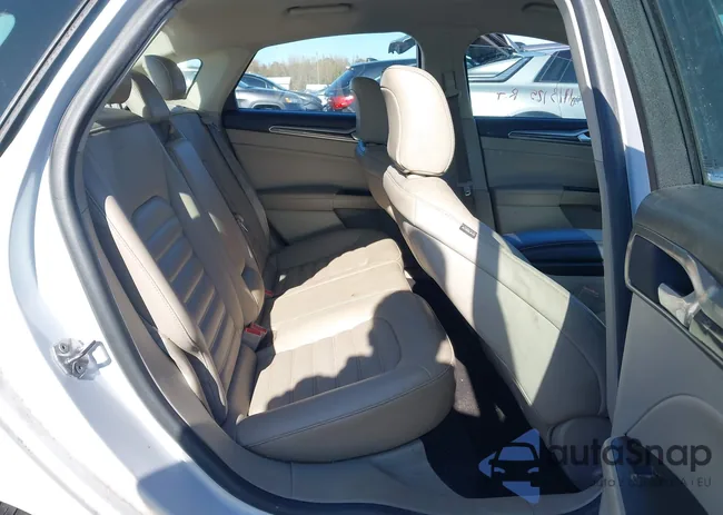 3FA6P0LU1JR117372: 43688331