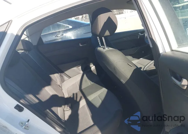 3KPC24A33JE024681: 43688521