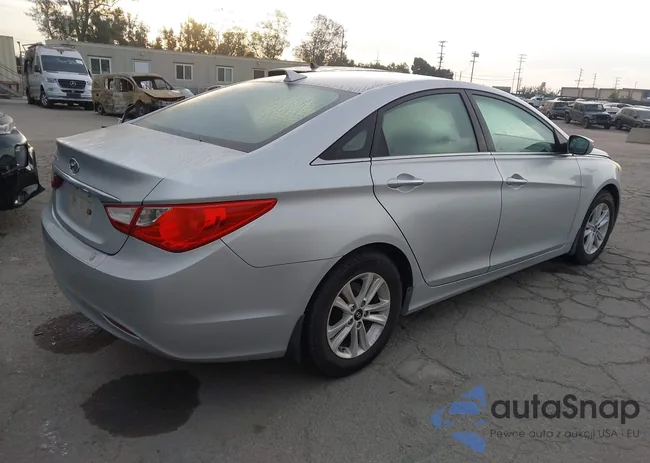 5NPEB4AC9DH692073: 43687838