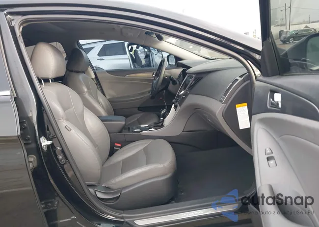 KMHEC4A42CA058966: 43687863