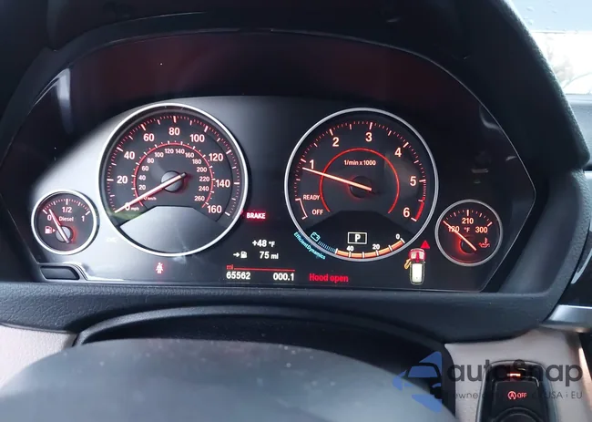 WBA8J1C32HA018823: 43687950