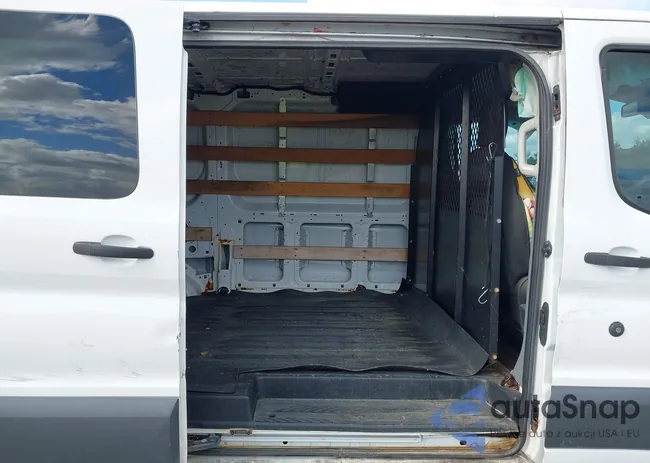 1FTYR1YM6JKB32613: 43688000